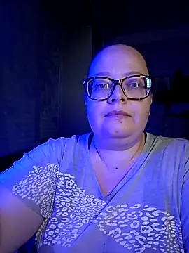 Snapshot of LillyWilly chatting on 09/28/25, 02:35 LillyWilly online show from 09/28/25, 02:35