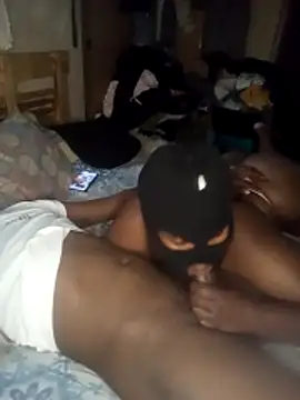 Snapshot of SuperheroDck chatting on 11/18/25, 02:09 SuperheroDck online show from 11/18/25, 02:09