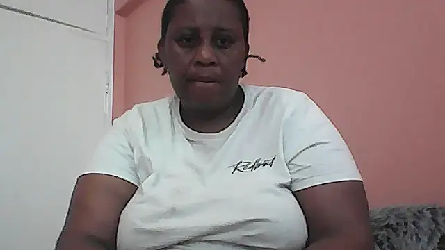 HUGEASSXXXXX online show from 10/05/25, 08:27