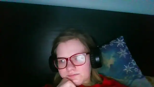 Moonolighta online show from 02/17/26, 03:20