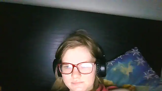 Snapshot of Moonolighta chatting on 12/05/25, 12:15 Moonolighta online show from 12/05/25, 12:15