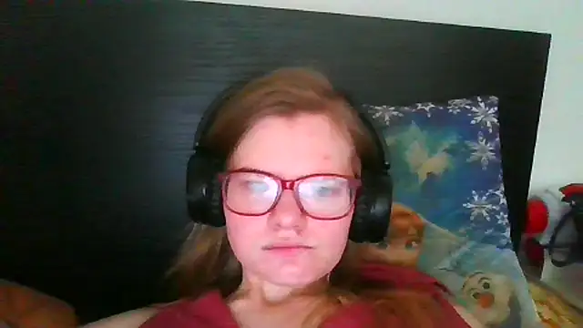 Snapshot of Moonolighta chatting on 11/01/25, 10:20 Moonolighta online show from 11/01/25, 10:20