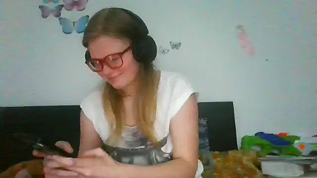 Moonolighta online show from 03/02/26, 01:18