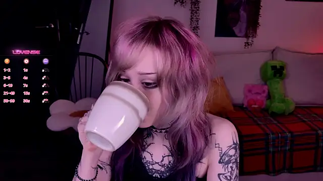 Lollyshy online show from 11/25/25, 10:15