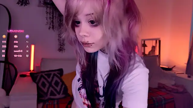 Lollyshy online show from 11/21/25, 09:41