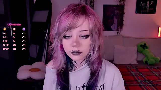 Lollyshy online show from 11/06/25, 10:41