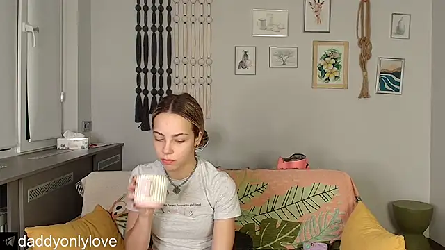 Snapshot of daddyonlyloveme chatting on 11/09/25, 09:08 daddyonlyloveme online show from 11/09/25, 09:08