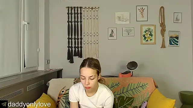 Snapshot of daddyonlyloveme chatting on 11/02/25, 09:09 daddyonlyloveme online show from 11/02/25, 09:09