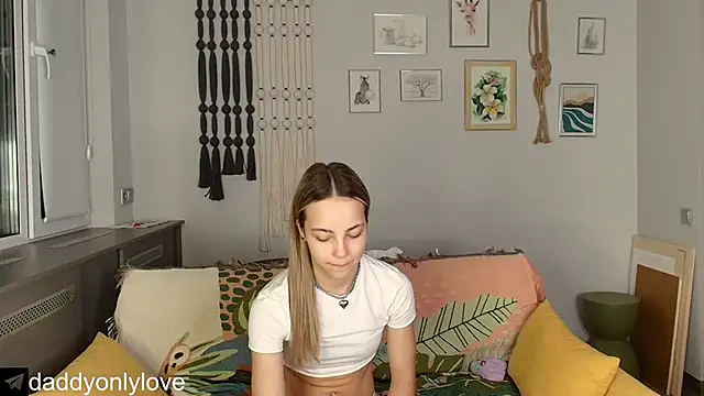 Snapshot of daddyonlyloveme chatting on 11/13/25, 09:19 daddyonlyloveme online show from 11/13/25, 09:19