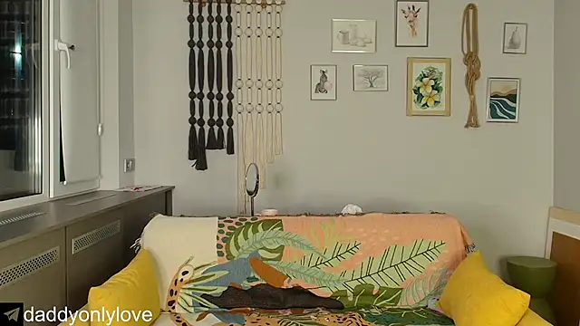 Snapshot of daddyonlyloveme chatting on 11/12/25, 09:18 daddyonlyloveme online show from 11/12/25, 09:18