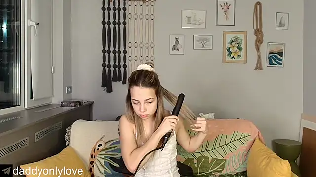 Snapshot of daddyonlyloveme chatting on 11/17/25, 09:19 daddyonlyloveme online show from 11/17/25, 09:19