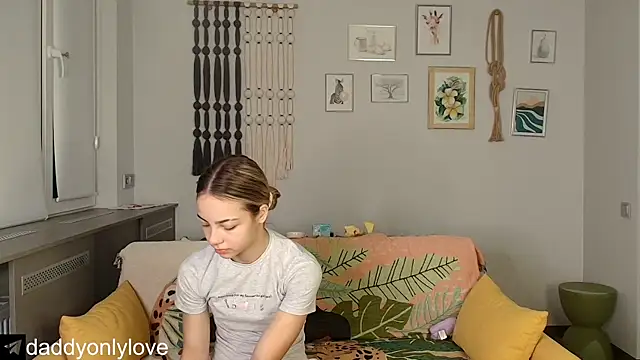 Snapshot of daddyonlyloveme chatting on 11/04/25, 09:07 daddyonlyloveme online show from 11/04/25, 09:07