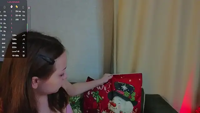 Snapshot of BlushinBloom chatting on 12/21/25, 06:04 BlushinBloom online show from 12/21/25, 06:04