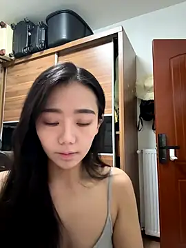 jiajia L online show from 11/12/25, 02:21