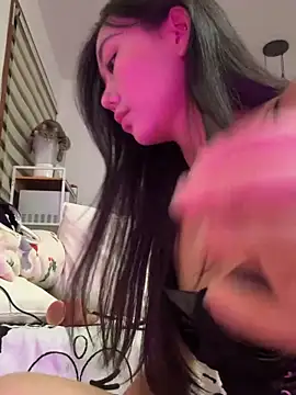 jiajia L online show from 11/17/25, 02:32