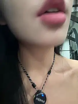 jiajia L online show from 03/06/26, 12:11