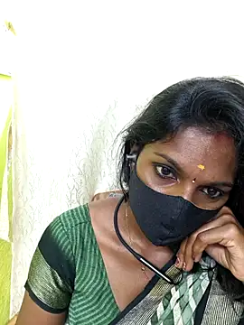 Snapshot of Honey_rosetamil chatting on 06/13/26, 01:14 Honey rosetamil online show from 06/13/26, 01:14