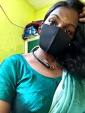 Snapshot of Honey_rosetamil chatting on 06/19/26, 05:57 Honey rosetamil online show from 06/19/26, 05:57