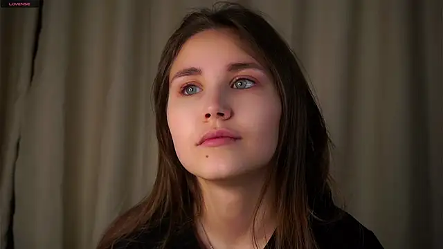 EthalFlowers online show from 11/26/25, 10:54