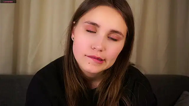 EthalFlowers online show from 11/26/25, 12:21