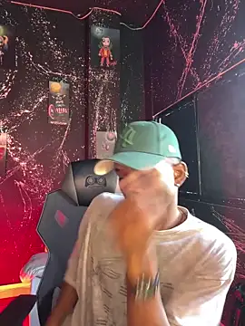 Brycce santos online show from 06/10/26, 01:23