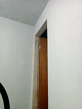 indiazinhabella27 online show from 11/01/25, 05:36