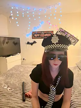 NaughtyLittleLouise online show from 10/24/25, 10:09