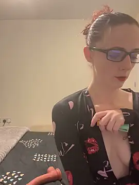 NaughtyLittleLouise online show from 11/23/25, 10:53