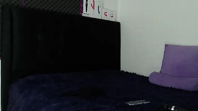 karlamoon23 online show from 11/05/25, 09:40