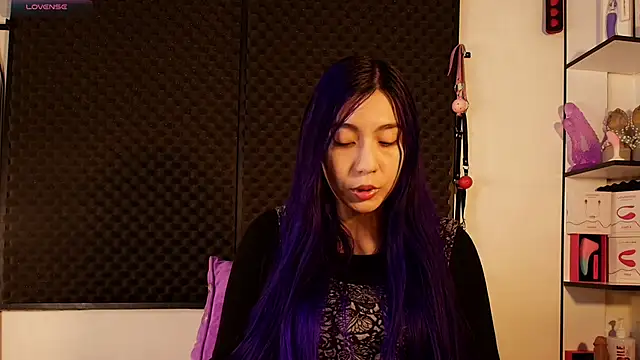 karlamoon23 online show from 05/01/26, 11:54
