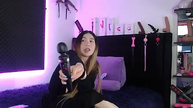 karlamoon23 online show from 11/26/25, 10:32