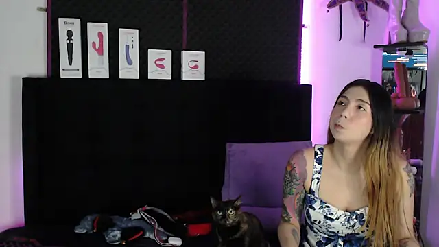 karlamoon23 online show from 12/21/25, 10:43