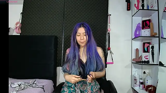 karlamoon23 online show from 03/16/26, 08:33