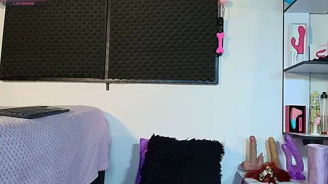 karlamoon23 online show from 03/28/26, 08:54