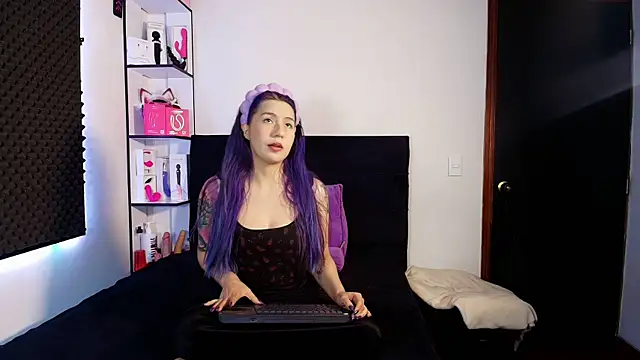 Snapshot of karlamoon23 chatting on 02/12/26, 10:31 karlamoon23 online show from 02/12/26, 10:31