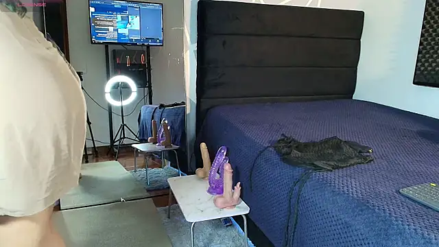 karlamoon23 online show from 04/02/26, 08:26