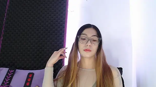 karlamoon23 online show from 10/16/25, 11:35