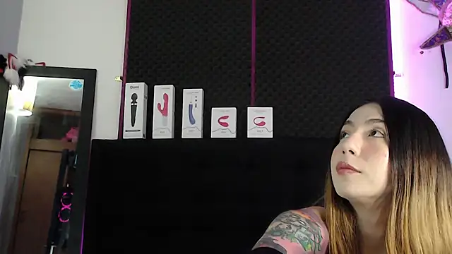 karlamoon23 online show from 12/14/25, 09:20