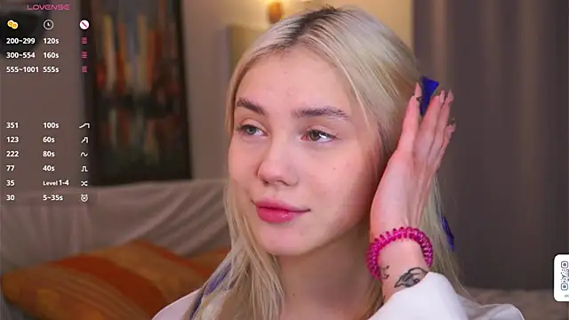 LilianBenskin online show from 12/01/25, 05:19