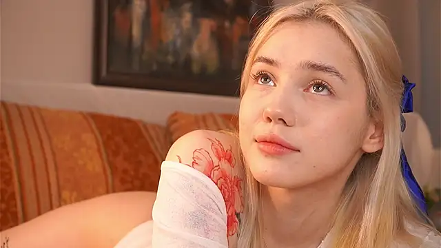 LilianBenskin online show from 11/25/25, 06:03