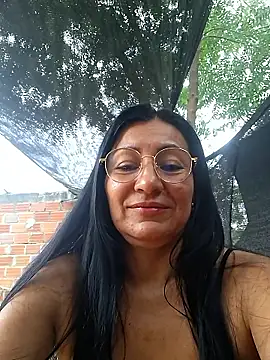 Snapshot of maturexxxnaughty chatting on 06/04/26, 11:37 maturexxxnaughty online show from 06/04/26, 11:37