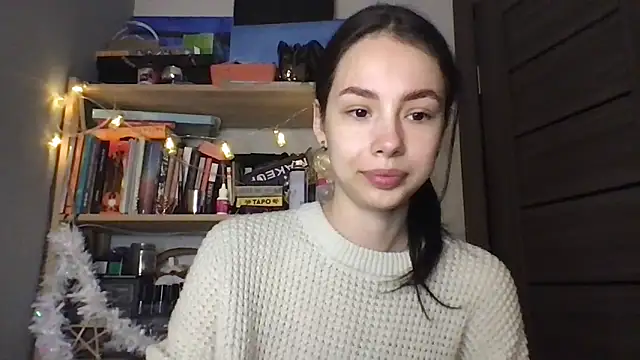 Yuna5343 online show from 12/22/25, 09:48