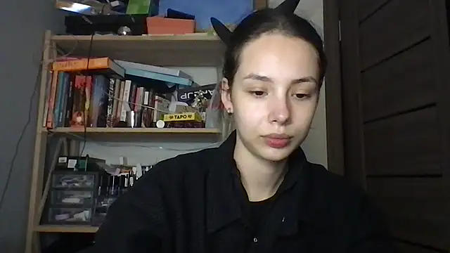 Yuna5343 online show from 12/03/25, 08:19