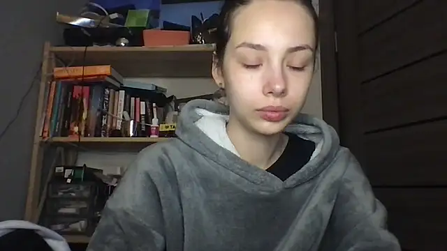 Yuna5343 online show from 12/05/25, 08:28