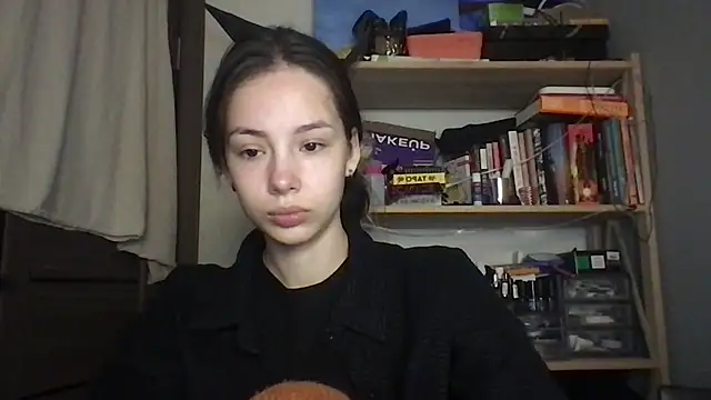 Yuna5343 online show from 11/26/25, 09:04