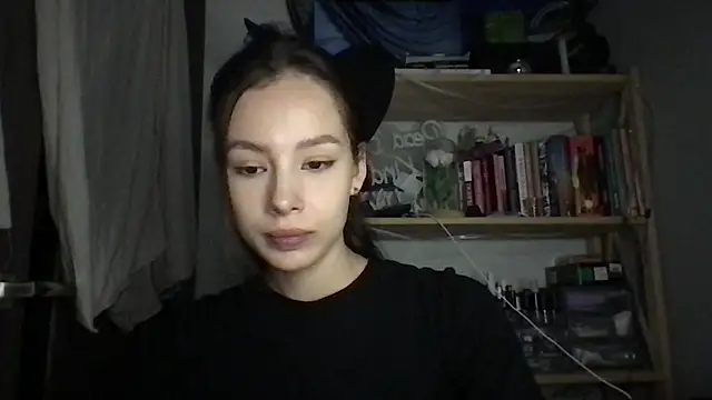 Yuna5343 online show from 10/08/25, 06:52