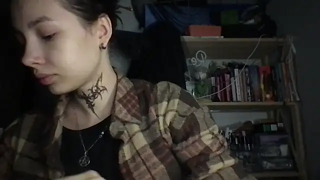 Yuna5343 online show from 10/13/25, 08:54