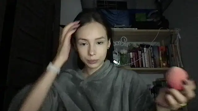 Yuna5343 online show from 10/15/25, 08:17