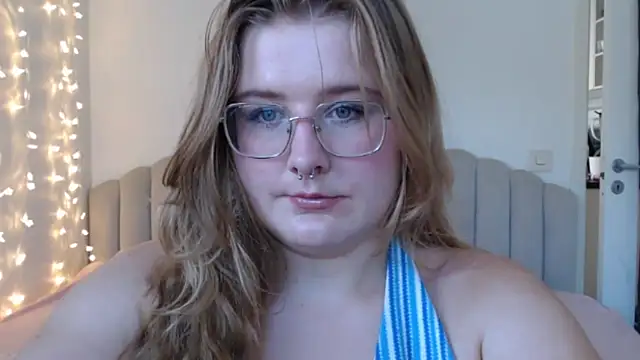 Snapshot of AgnesRoseCams chatting on 06/30/26, 10:48 AgnesRoseCams online show from 06/30/26, 10:48