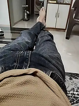 Ritesh08679 online show from 12/04/25, 07:02